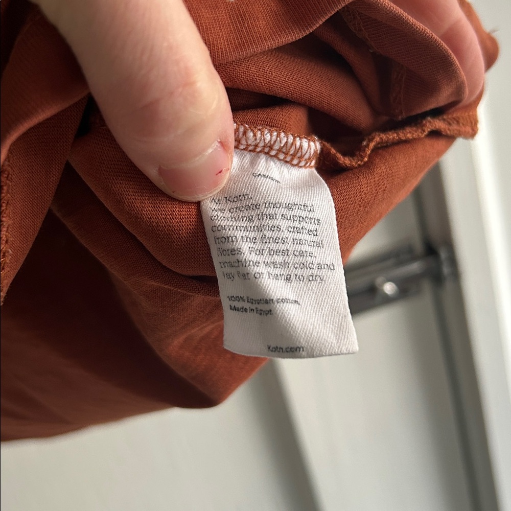 FREE WITH PURCHASE: KOTN Terracotta Tee - Picture 3 of 4